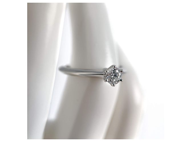 Tiffany & Co Solitaire Platinum Ring 16mm Diameter - Ansicht 3