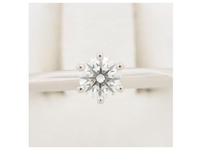 Tiffany & Co Solitaire Platinum Ring 16mm Diameter - Ansicht 7