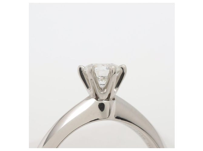 Tiffany & Co Solitaire Platinum Ring 16mm Diameter - Ansicht 8