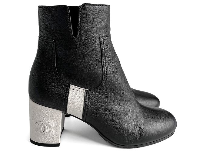 Timeless Chanel Botas de tornozelo plataforma em pele de cabra e vitela, tamanho 39, preto e branco - vista 4