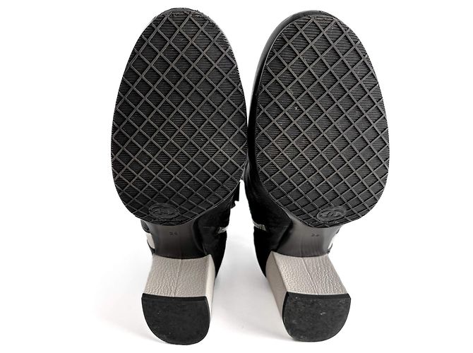 Timeless Chanel Botas de tornozelo plataforma em pele de cabra e vitela, tamanho 39, preto e branco - vista 6