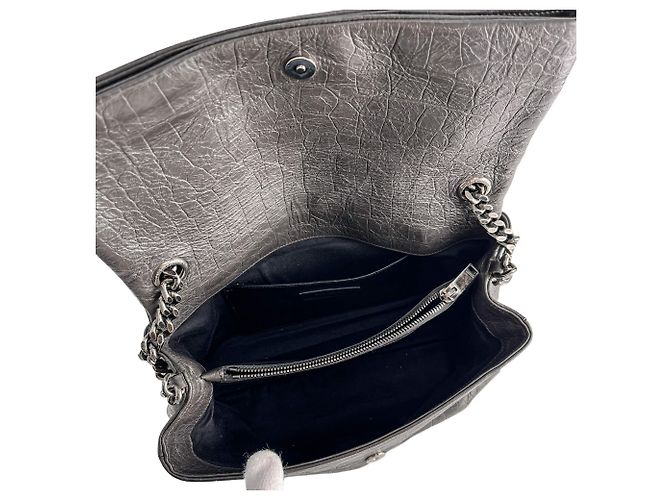 Saint Laurent Bolsa de ombro com aba 2 vias em couro de bezerro grained croco médio Niki cinza - vista 10