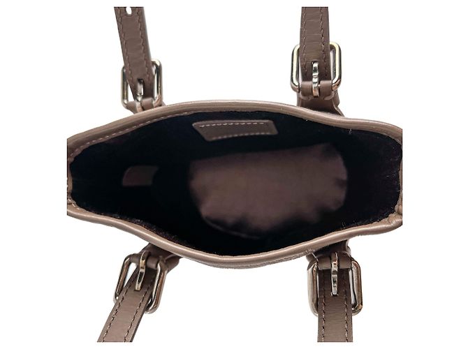 Louis Vuitton Borsa bucket mini in satin e pelle taupe - vista 10