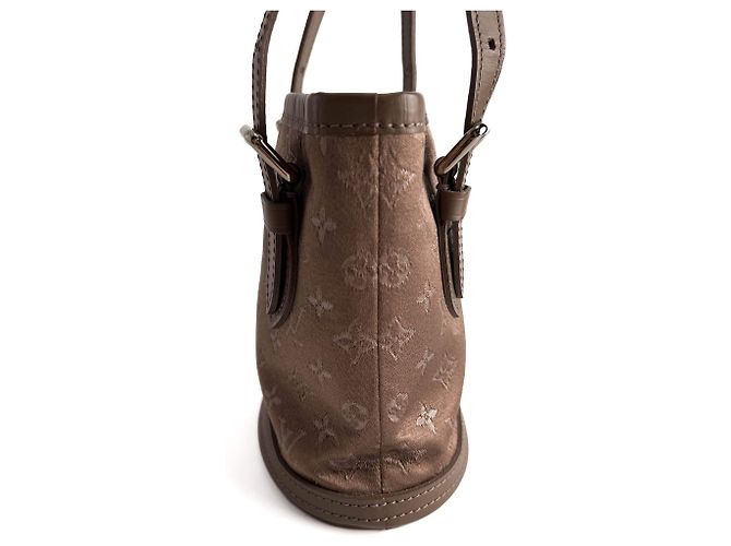 Louis Vuitton Borsa bucket mini in satin e pelle taupe - vista 8