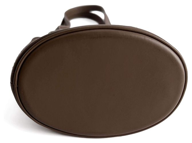 Louis Vuitton Borsa bucket mini in satin e pelle taupe - vista 9