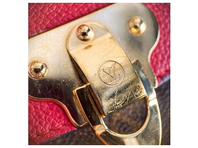 Louis Vuitton Saint Placide Borsa a tracolla in pelle con patta Monogram Rosso - vista 15