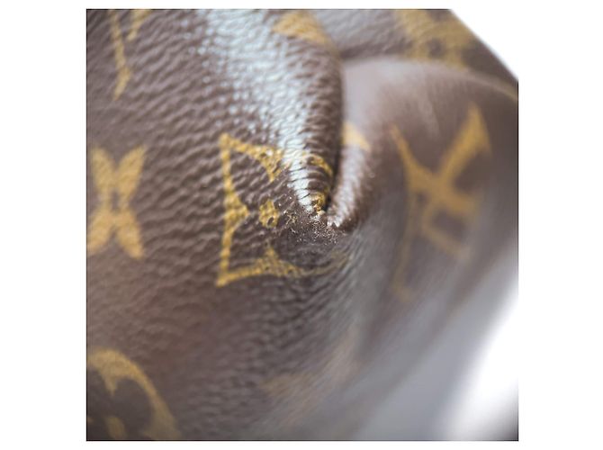 Louis Vuitton Saint Placide Borsa a tracolla in pelle con patta Monogram Rosso - vista 18
