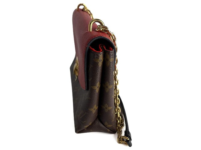 Louis Vuitton Saint Placide Borsa a tracolla in pelle con patta Monogram Rosso - vista 6