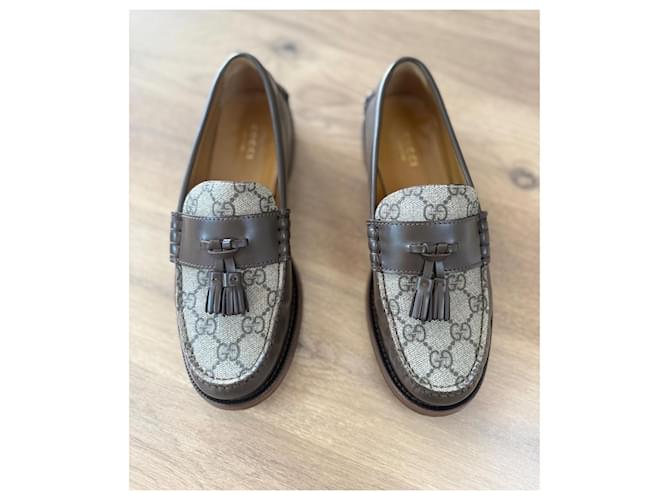 Mocassini Gucci monogramma supremo Marrone Beige - vista 2