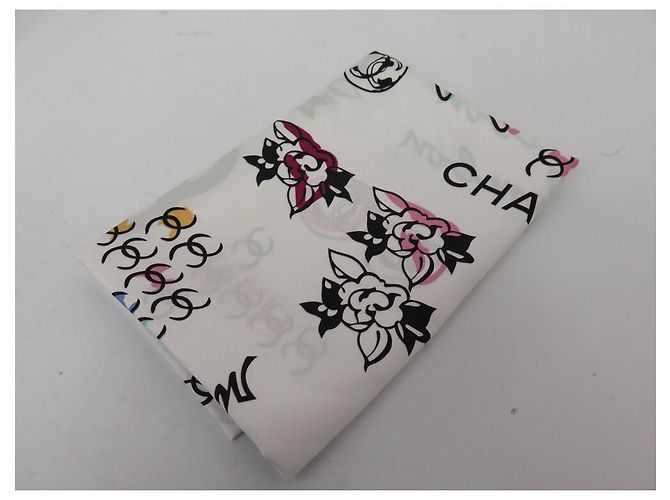 BUFANDA DE SEDA TWILL CHANEL CAMELIA LOGO CC CAMBON 90 Blanco - vista 9