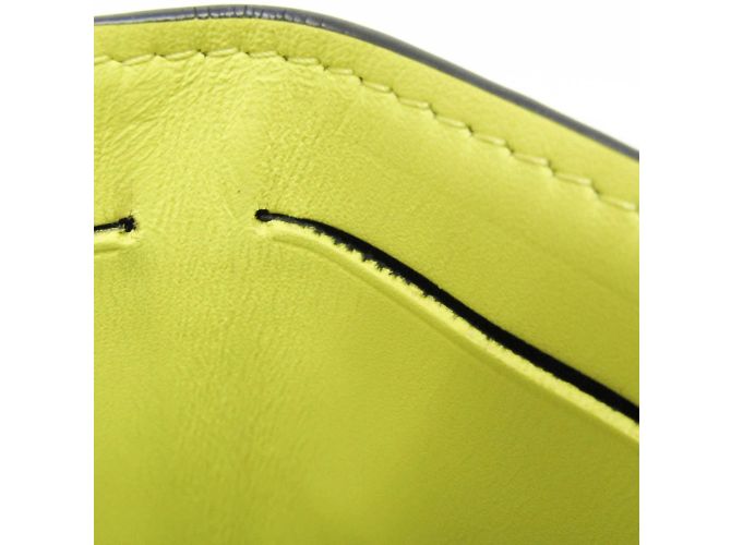 Billetera Compacta Discovery Taigarama Louis Vuitton Amarillo - vista 12