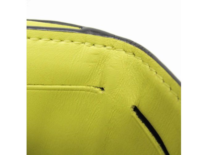 Billetera Compacta Discovery Taigarama Louis Vuitton Amarillo - vista 13