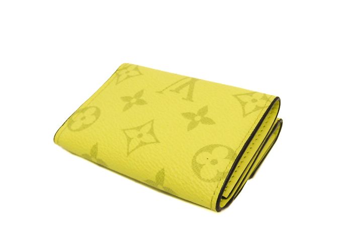 Billetera Compacta Discovery Taigarama Louis Vuitton Amarillo - vista 2
