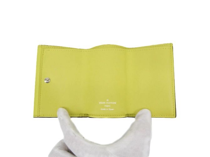 Billetera Compacta Discovery Taigarama Louis Vuitton Amarillo - vista 3