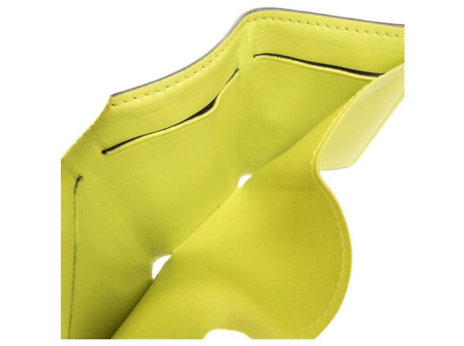Billetera Compacta Discovery Taigarama Louis Vuitton Amarillo - vista 5