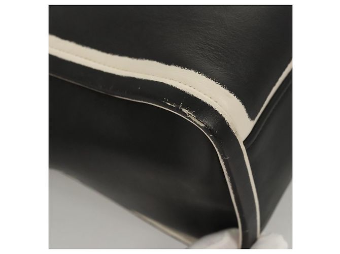 PRADA Borsa a mano in pelle nera e bianca Auth 122125 Nero Bianco - vista 15