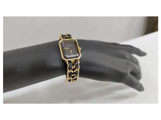 Orologio Chanel Première oro e pelle nera D'oro - vista 2