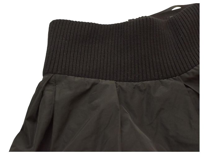 Saia mini de chiffon de nylon preto Moncler NWT com camadas e babados, tamanho cintura elástica 44 - vista 10
