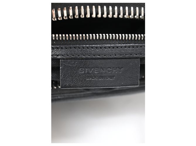 Borsa Antigona Piccola Givenchy in pelle nera grana Nero - vista 19
