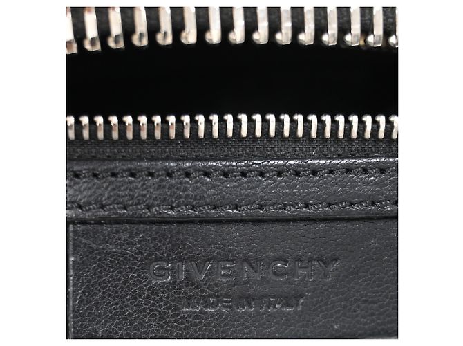 Borsa Antigona Piccola Givenchy in pelle nera grana Nero - vista 6