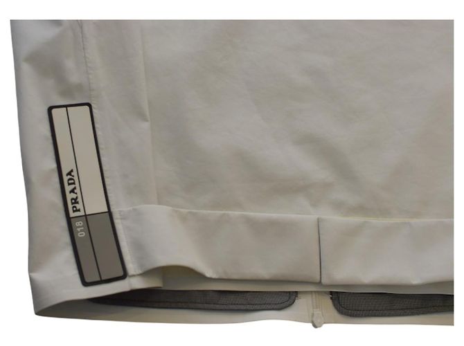 Giacca trench stampata PRADA grigio chiaro, impermeabile e antivento con cappuccio taglia 44 - vista 16