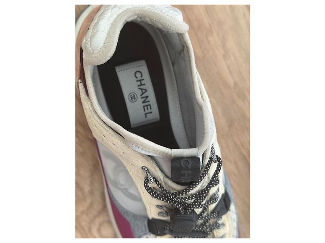 Cambon Sneakers Chanel in pelle rosa multicolore - vista 2