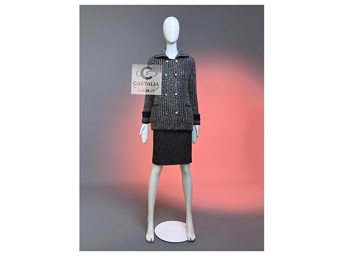 Chanel 10K$ Sequin Cashmere Jacket with CC Eagle Buttons 38 FR Multiple colors - view 15