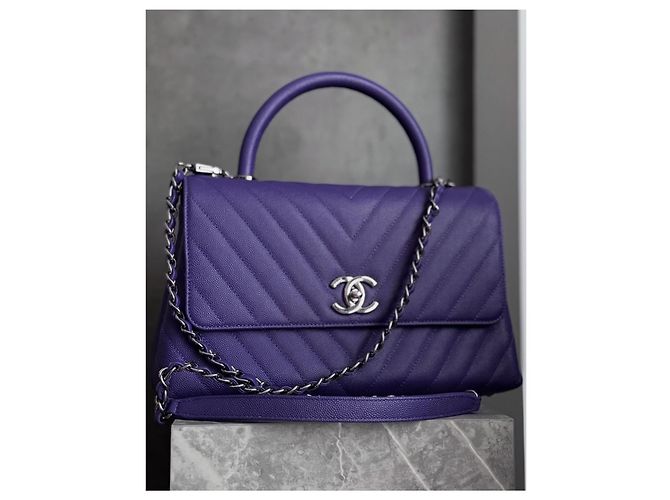 Coco Handle Sac à main Chanel en cuir violet taille 28 - vue 2