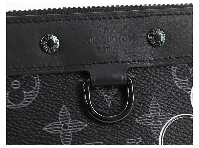 LOUIS VUITTON Eclipse Vivienne Pochette Apollo PM Pouch M62897 LV Auth 123832AM Monogramma - vista 8