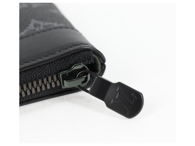 LOUIS VUITTON Eclipse Vivienne Pochette Apollo PM Pouch M62897 LV Auth 123832AM Monogramma - vista 9