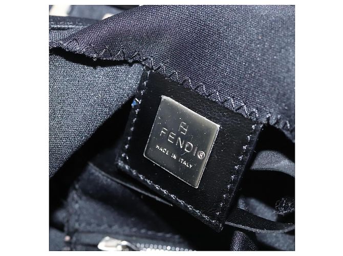 FENDI Handtasche aus schwarzem Nylon mit Silber authentisch 122023 - Ansicht 17
