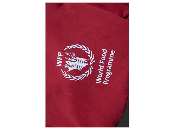 Balenciaga, Hoodie des Welternährungsprogramms in Rot - Ansicht 8