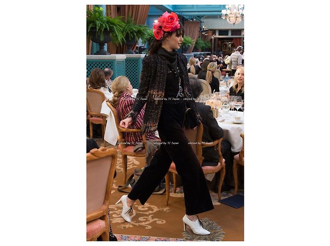 Chanel 11K$ Paris / Cosmopolitan Lesage Tweed Jacket 38 FR Multiple colors - view 4