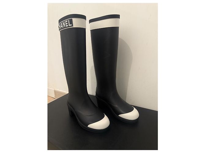 Chanel Gummistiefel in Schwarz Größe 35 - Ansicht 2