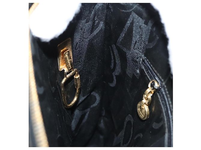 Sac à épaule Gancini en cuir noir et or Auth 124607 de Salvatore Ferragamo Doré - vue 19