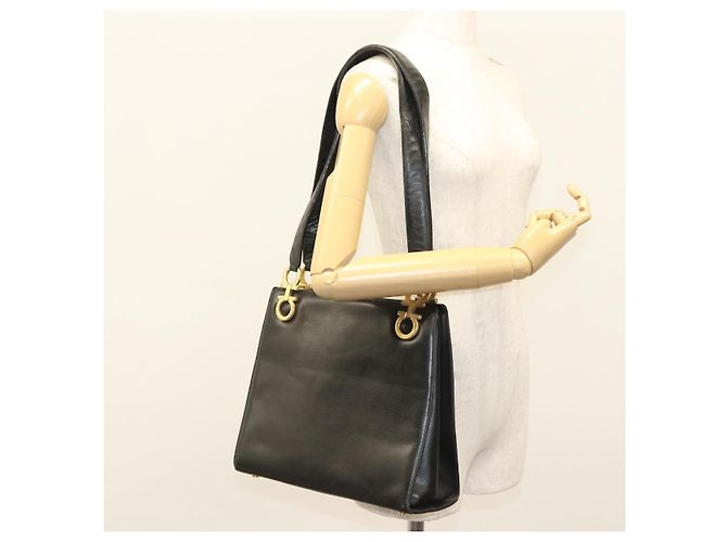 Sac à épaule Gancini en cuir noir et or Auth 124607 de Salvatore Ferragamo Doré - vue 23