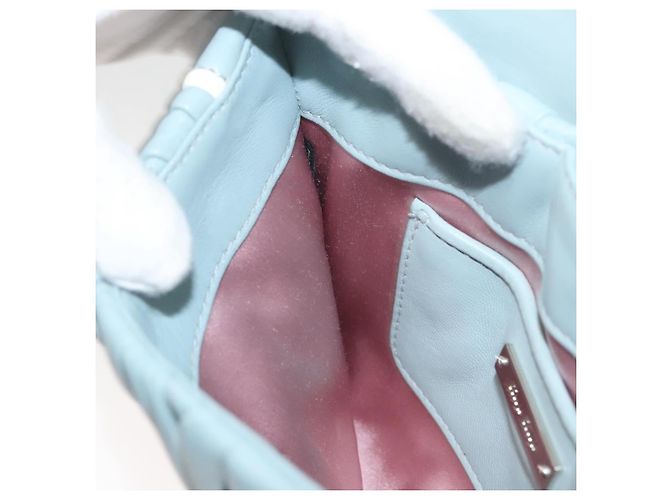 Miu Miu Matelassé Schultertasche aus Leder, hellblau, Silber authentisch 124604 - Ansicht 22