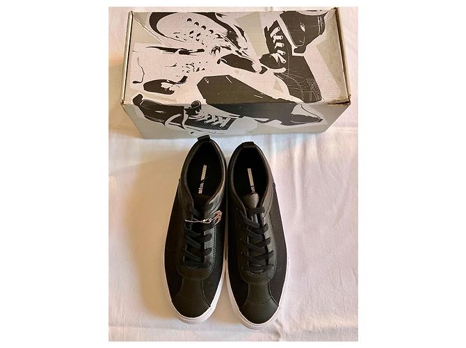 Sneakers McQ Nere e Bianche in Cotone Nero Bianco - vista 3