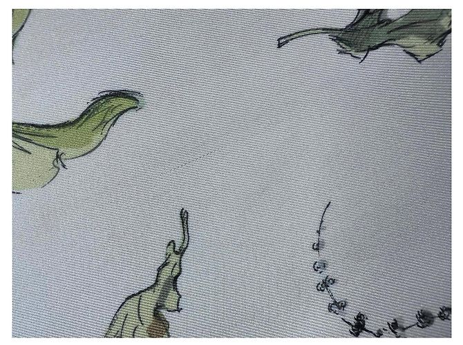 Hermès Carré 90 mit dem Titel 'die Eichhörnchen' von Xavier de Poret Beige - Ansicht 10