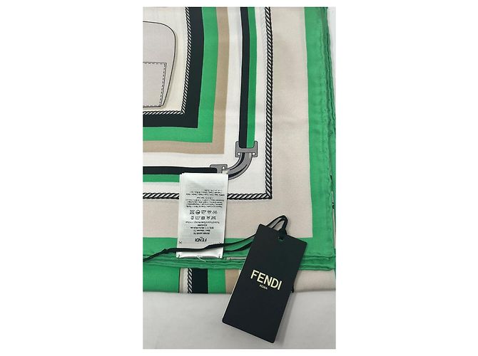 Sciarpa in seta Fendi 90x90 multicolore - vista 10
