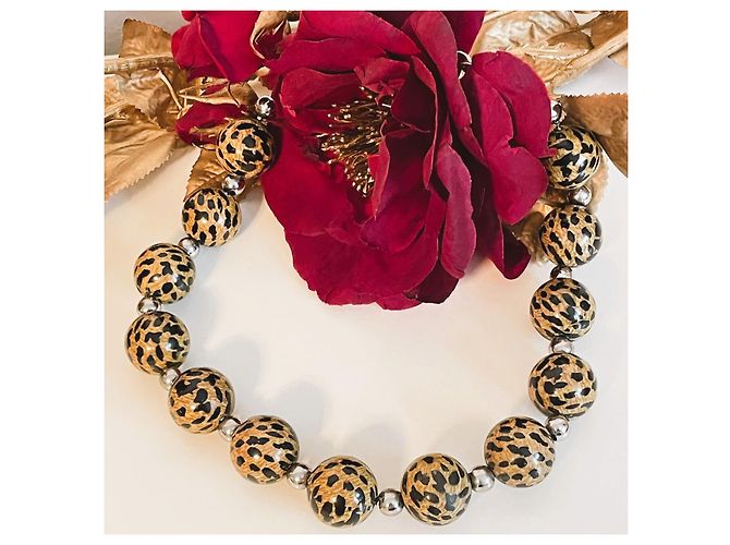 Superbe collier DOLCE & GABBANA avec de grandes perles à motif animalier Camel - vue 10