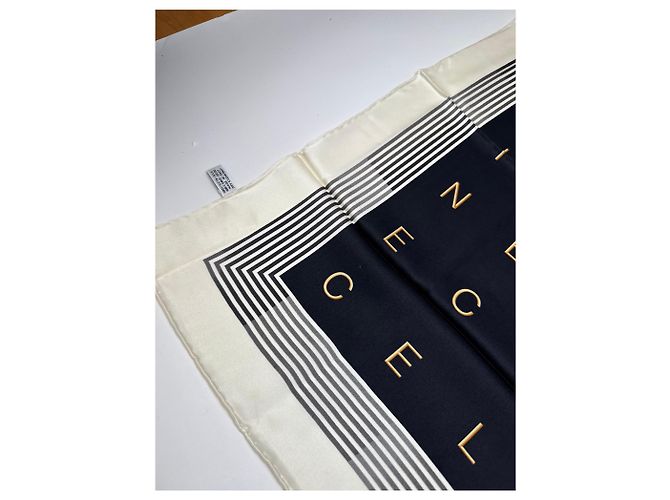 Céline Foulard in seta vintage Celine Paris bianco e nero - vista 5