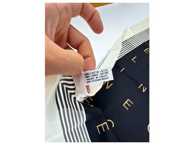 Céline Foulard in seta vintage Celine Paris bianco e nero - vista 8