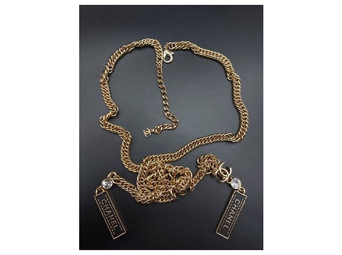 Collana a catena con nodo Chanel oro D'oro - vista 2