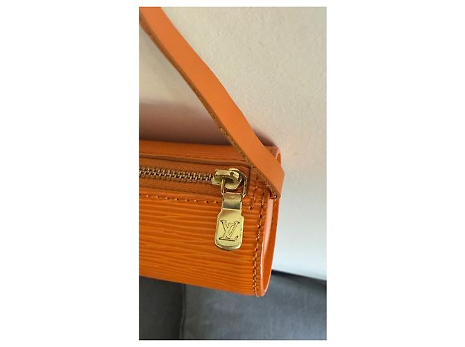 Louis Vuitton Papillon Borsa in pelle arancione - vista 7