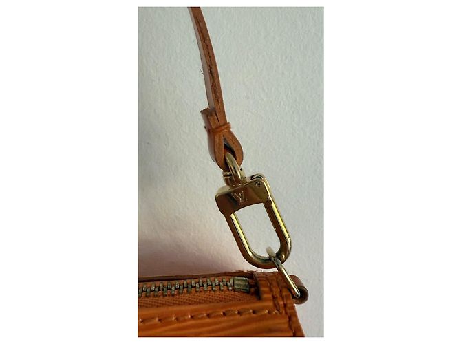 Louis Vuitton Papillon Borsa in pelle arancione - vista 8