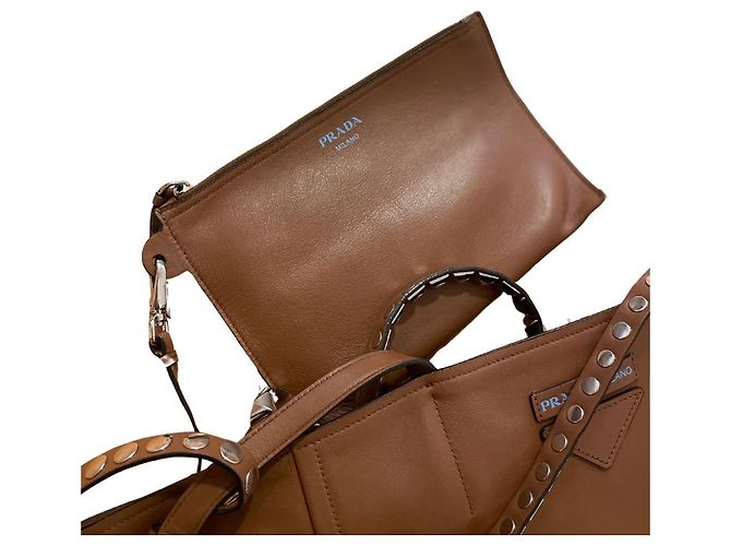 Borsa shopper Prada in pelle marrone cognac - vista 7