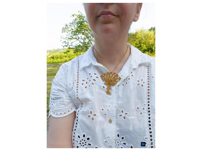 Collana Christian Lacroix Croce Effetto Pizzo Dorata CL Gold hardware - vista 7