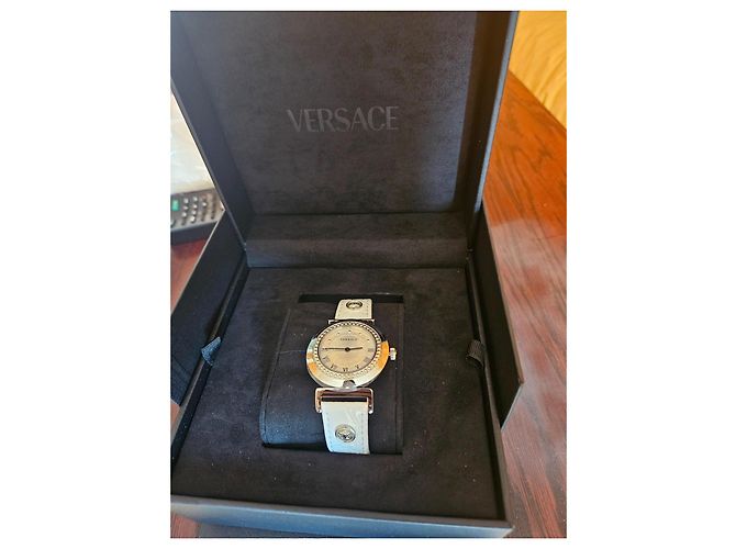 Relógio novo Versace para mulheres. Branco - vista 8