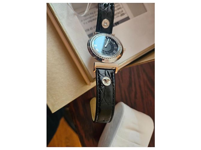 Neue Versace-Uhr für Frauen. Schwarz - Ansicht 8